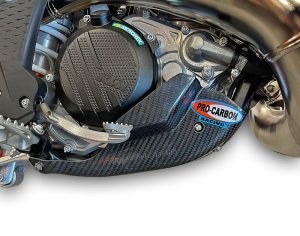 Pro Carbon blokbeschermer KTM SX 250/300 2023- & EXC 250/300 TBI 2024- & Husqvarna TC 250 2023- & TE 250/300 TBI 2024- & Gas Gas EC 250/300 2024-