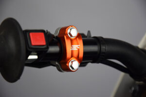 Scar universal rotating bar clamp Orange