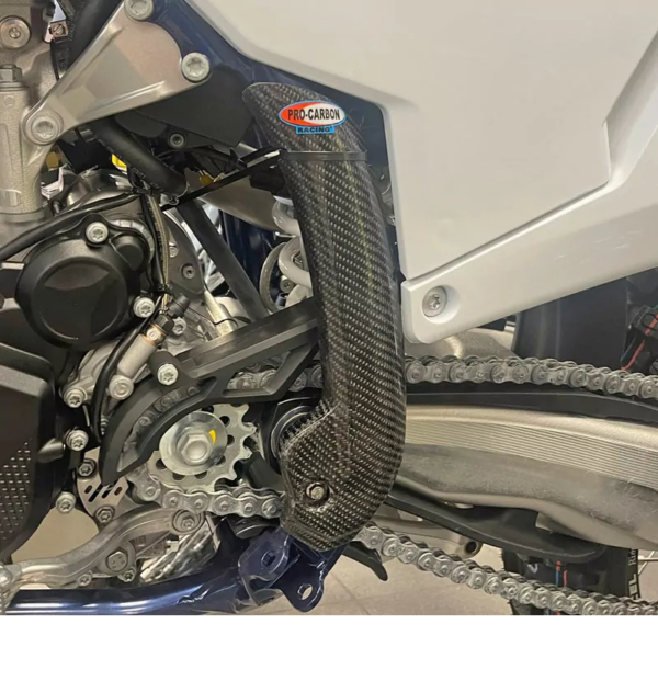 Pro Carbon framebeschermers ( lang ) Husqvarna TC 125/250 2023-2025 & Husqvarna FC 250/350/450 2023-2025 & TE 250/300 2024-2025 & FE 250/350/450/501 2024-2025 - Afbeelding 2